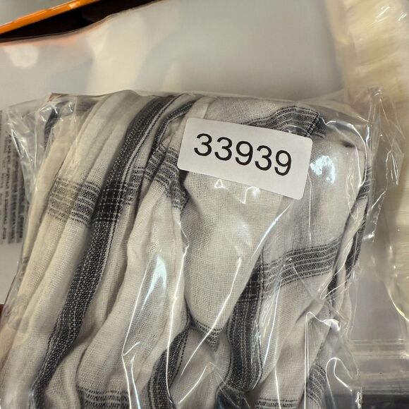 Old Navy Tunic Blouse Women S Small White Plaid V-Neck Long Sleeve 1/2 Button - Picture 7 of 7